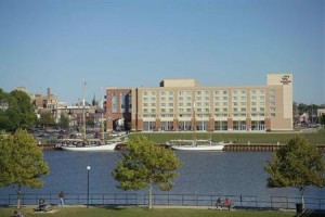 Doubletree Bay City Riverfront Image