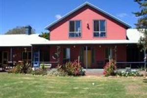 Dunsborough Beachouse YHA voted 2nd best hotel in Quindalup