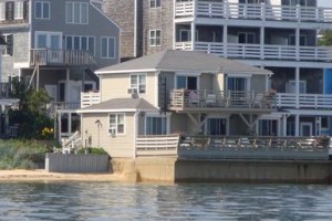 Dyer's Beach House & Motel Image