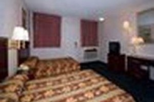 Econo Lodge Airport West Image