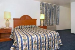Crown Hotel El Centro Image