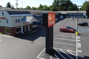 Econo Lodge Glens Falls Image