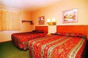 Econo Lodge Inn & Suites Bettendorf Image