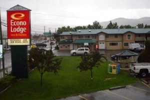 Econo Lodge Inn & Suites Merritt Image