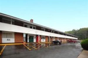 Econo Lodge Inn & Suites Northborough Image