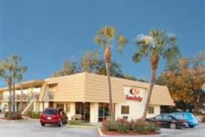 Econo Lodge Live Oak Image