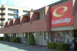 Econo Lodge Motel Village Image