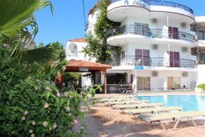 Elarin Studios & Apartments Image