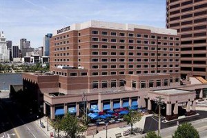 Embassy Suites Hotel Cincinnati - Rivercenter / Covington Image
