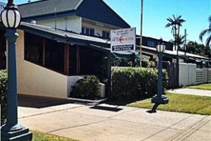 Emerald Meteor Motel Image