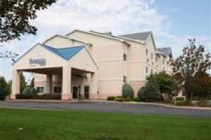 Fairfield Inn Syracuse Clay voted 7th best hotel in Liverpool 