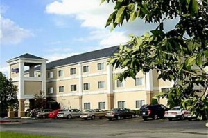 Fairfield Inn Toledo Maumee voted 8th best hotel in Maumee