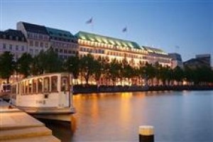 Fairmont Hotel Vier Jahreszeiten voted 3rd best hotel in Hamburg