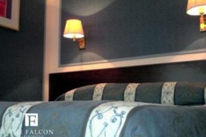 Falcon Hotel Farnborough Image