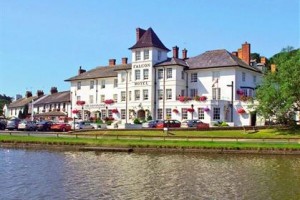 Falcon Hotel Image