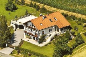 Ferienwohnung & Gästezimmer Familie Englstorfer Image