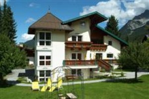 Ferienwohnungen Jagerheim und Jagerhaus Ehrwald Image