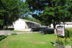 Four Seasons Motel voted 3rd best hotel in Catskill