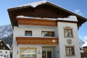 Fruhstuckspension and Ferienhaus Fadnerspitz Image