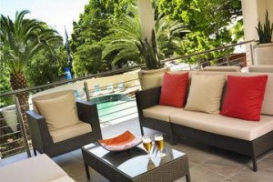 Garden Court de Waal voted 6th best hotel in Gardens 