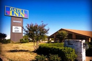 Gate One Motor Inn Image