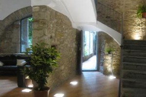 Girona Apartments Image