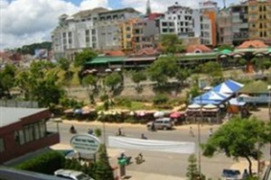 Gold Night Hotel Image