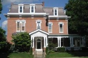 Grand Trillium Inn Image