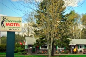 Greenside Motel Image