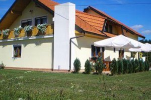 Guest House Tina Rakovica Image