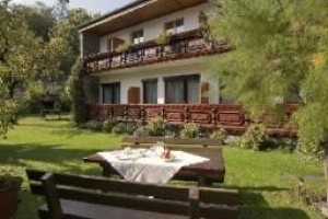 Guesthouse Kitty Portschach am Worthersee Image