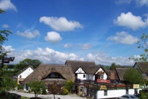 Guy's Thatched Hamlet voted  best hotel in Bilsborrow