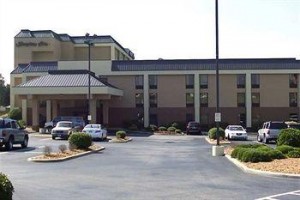 Hampton Inn Greenville - I-85 At Pelham Image