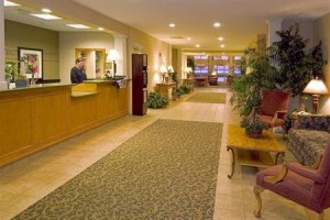 Hampton Inn and Suites Chincoteague-Waterfront Image