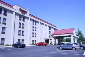 Hampton Inn Bordentown Image