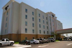 Hampton Inn by Hilton Ciudad Victoria Image