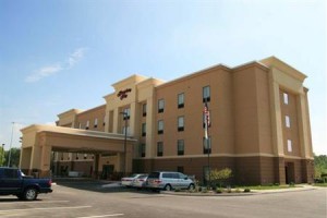 Hampton Inn Defiance Image