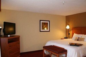 Hampton Inn Saint Louis Columbia (Illinois) voted  best hotel in Columbia 
