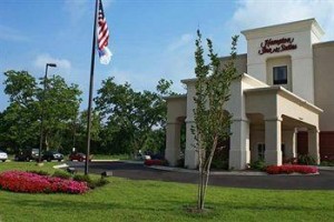 Hampton Inn & Suites Alexandria voted 4th best hotel in Alexandria 