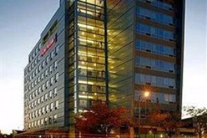 Hampton Inn & Suites Boston Crosstown Center Image