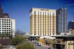 Hampton Inn & Suites Austin Downtown Image