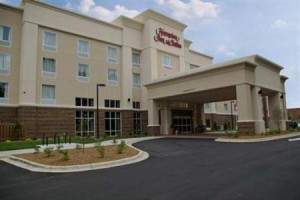 Hampton Inn & Suites Huntersville Image