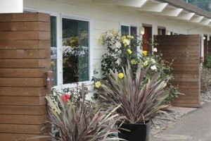 Harborview Inn & RV Park Image