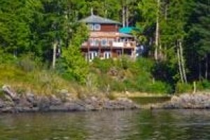 Harbour House voted  best hotel in Bamfield