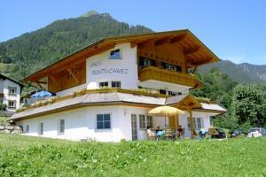 Haus Muntschnei Image