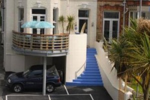 Hillcrest Hotel Image