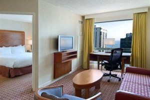 Hilton Suites Chicago/Magnificent Mile Image
