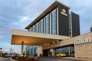 Hilton Toronto Airport & Suites Image