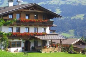 Hof Unterhuben voted 2nd best hotel in Fugenberg