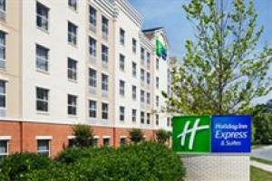 Holiday Inn Express Hotel & Suites Huntersville-Birkdale Image
